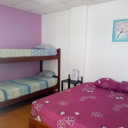 Residencial Santiago Habitaciones Hotel Bed & Break Fast Posadas Exterior photo