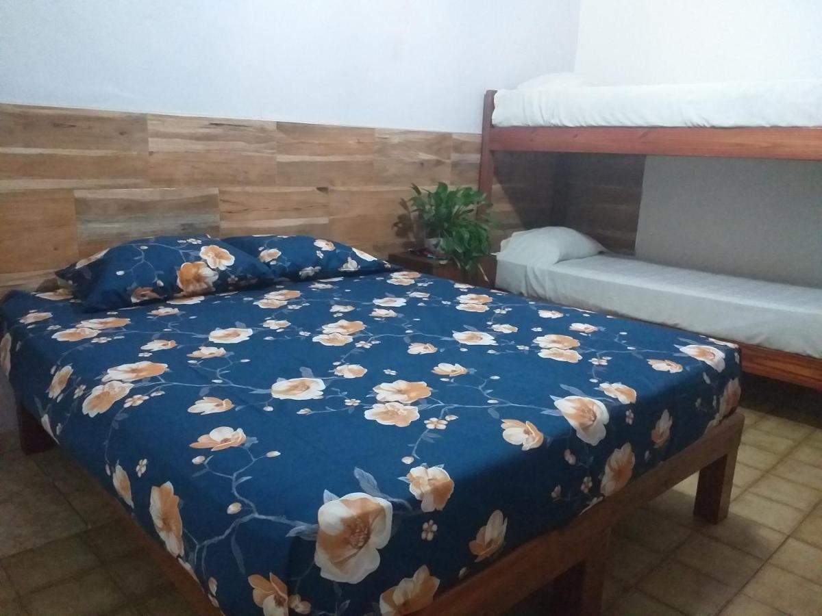 Residencial Santiago Habitaciones Hotel Bed & Break Fast Posadas Exterior photo